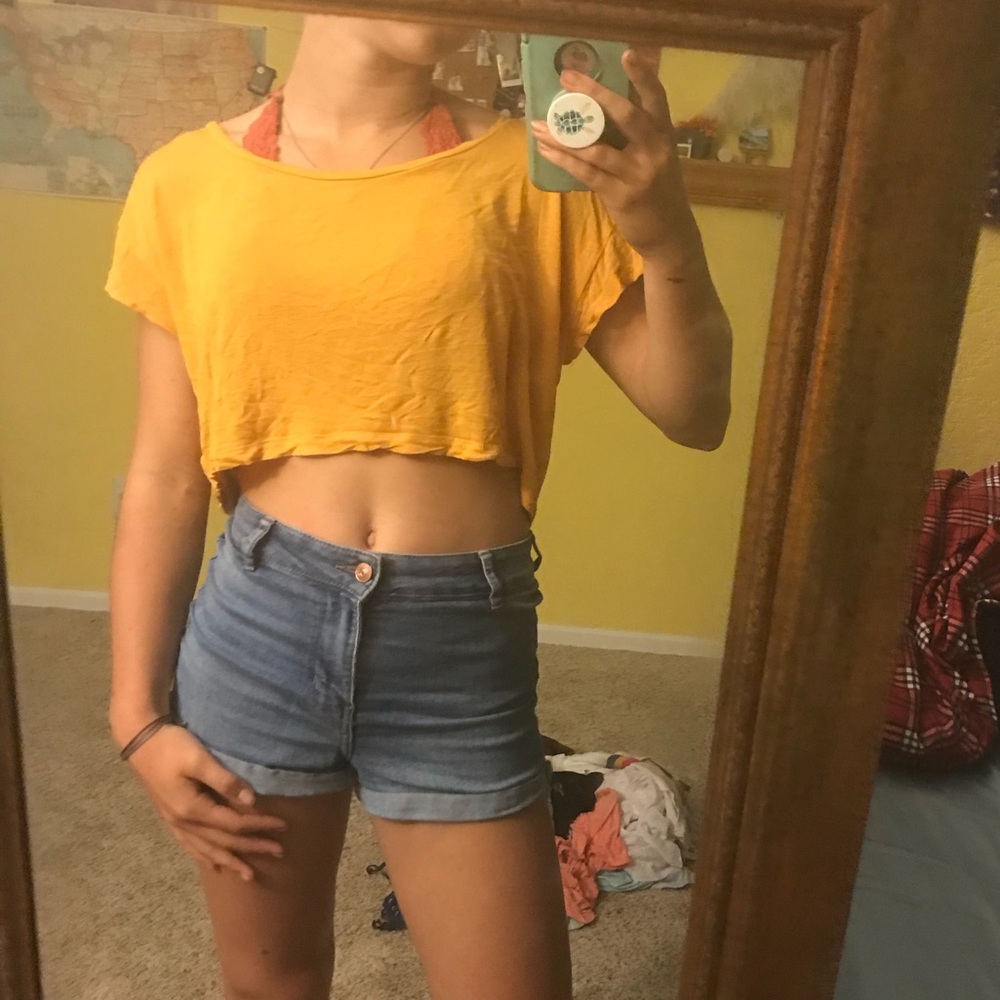 Mustard yellow crop